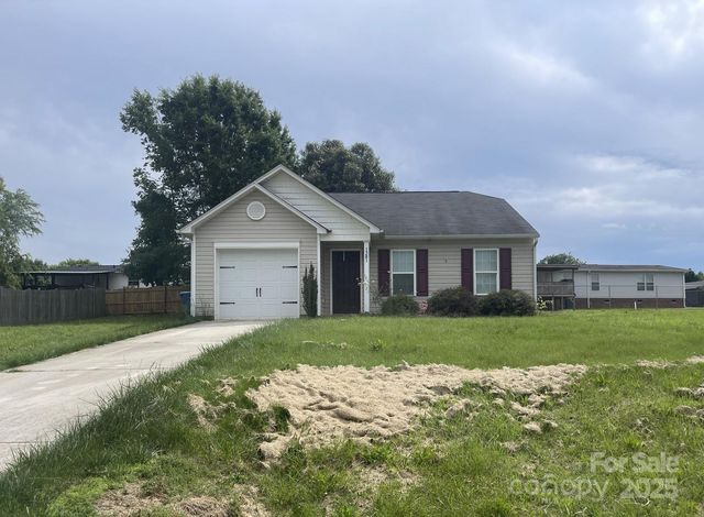 1381 Steven Dr, Salisbury, NC 28147