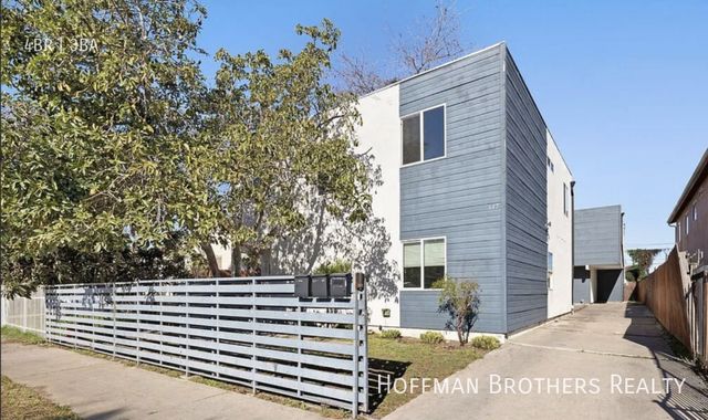 647 W  97th St, Los Angeles, CA 90044