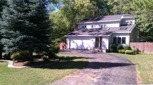 88 N Ln, Angola, NY 14006
