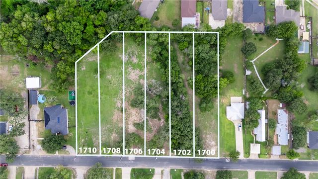 1708 Cottonwood St, Bryan, TX 77803