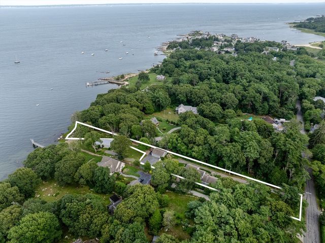 94 Aucoot Rd, Mattapoisett, MA 02739