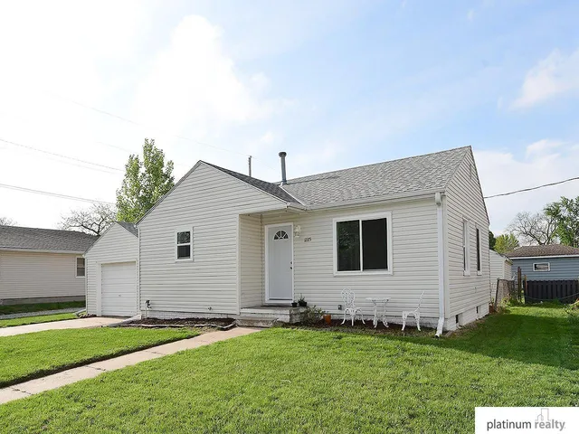 1225 E  10th St, Fremont, NE 68025