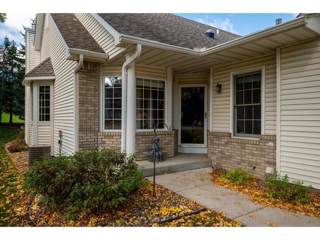 7280 Bordner Dr, Inver Grove Heights, MN 55076