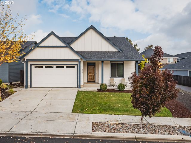 2116 N  3rd Way, Ridgefield, WA 98642