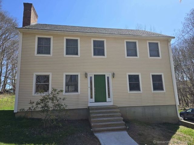 11 Standish Rd, Colchester, CT 06415