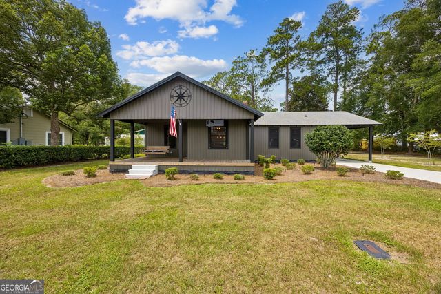 283 1st St, Folkston, GA 31537