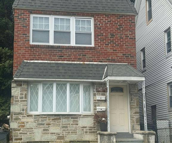 7214 Montour St, Philadelphia, PA 19111