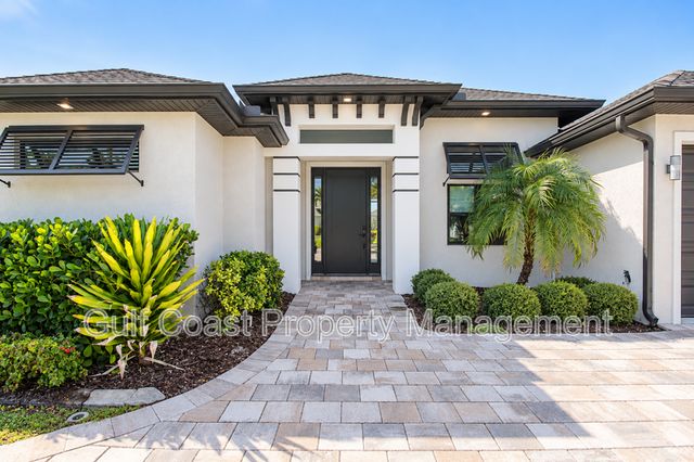 5 Sportsman Pl, Rotonda West, FL 33947