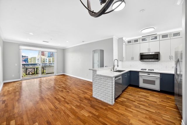 550 Park Blvd #2504, San Diego, CA 92101