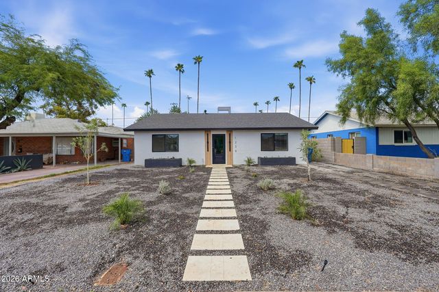 1238 E ALMERIA Road, Phoenix, AZ 85006