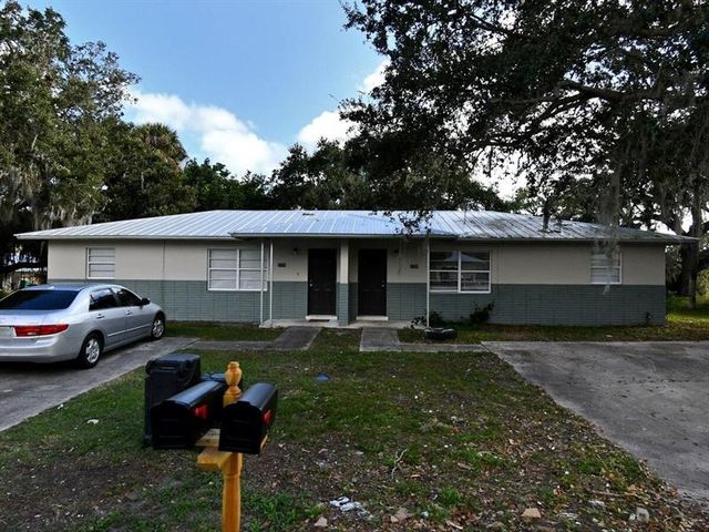 2590 Seneca Ave, Fort Pierce, FL 34946