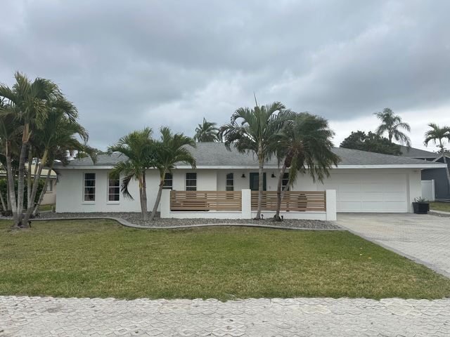 27541 Suffridge Dr, Bonita Springs, FL 34135