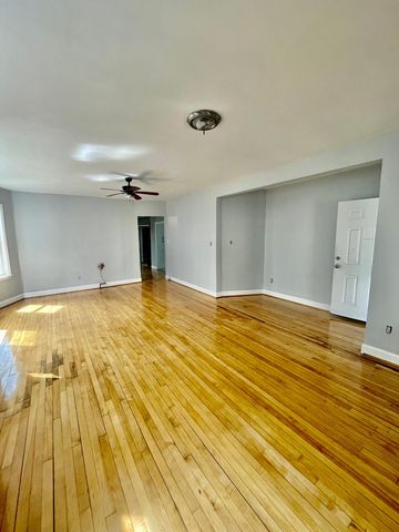 388 Grafton St #1, Worcester, MA 01604