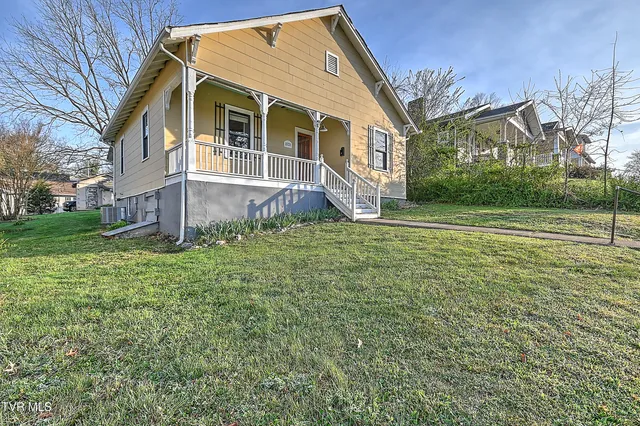 1021 Lawrence Ave, Bristol, VA 24201