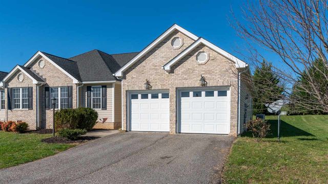 74 Meriwether Cir, Stuarts Draft, VA 24477
