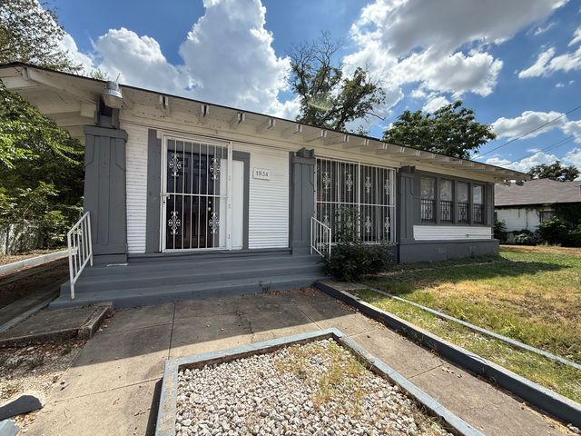1934 E  Houston St, San Antonio, TX 78202
