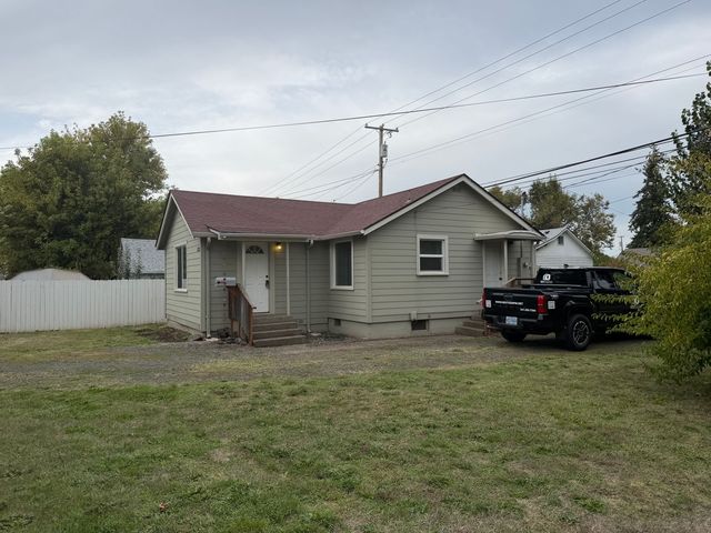 1232 D St, Springfield, OR 97477