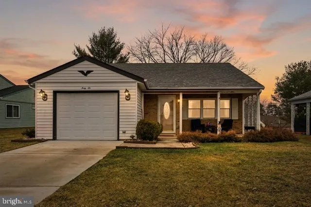 46 Gramercy Pl, Southampton, NJ 08088