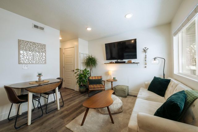 3378 S  500 E #7, Salt Lake City, UT 84106
