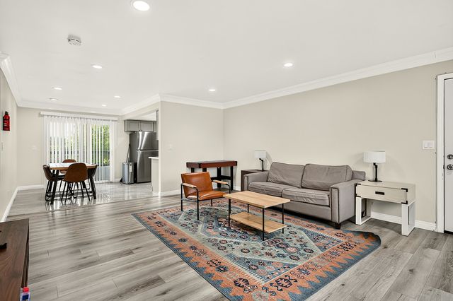 129 W  Cherry Ave #B, Monrovia, CA 91016