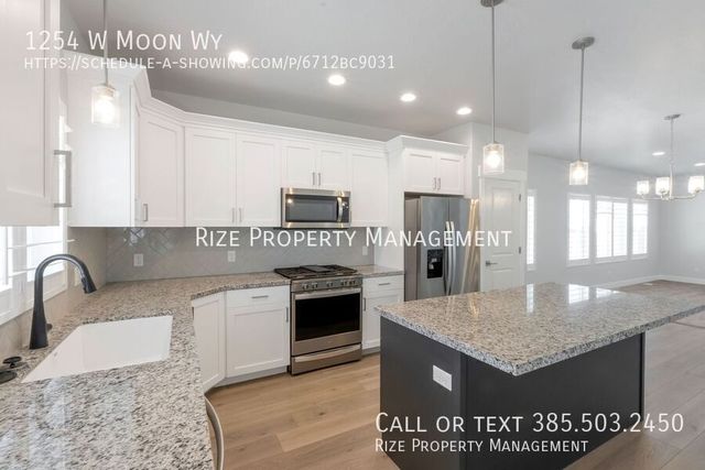 1254 W  Moon Way, Riverton, UT 84065