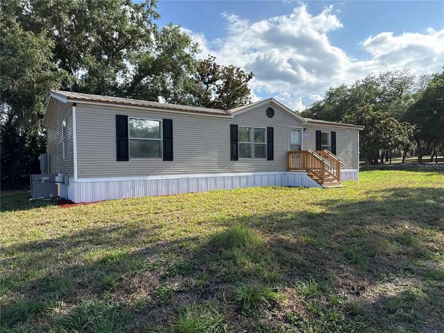 5520 Indiana Dr, Lady Lake, FL 32159