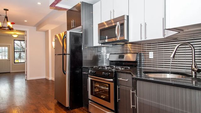 26 Richardson St #1R, Brooklyn, NY 11211