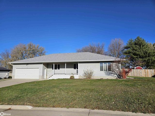 1017 Summit Dr, Webster City, IA 50595