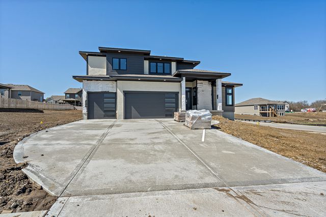 The Sydney Plan in Reserve at Woodside Ridge, Lees Summit, MO 64081