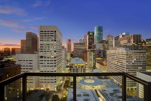 1211 Caroline St #2002, Houston, TX 77046