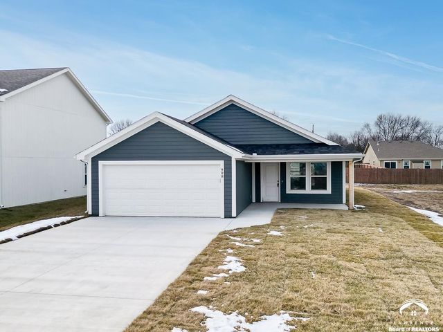 908 2nd St, Perry, KS 66073