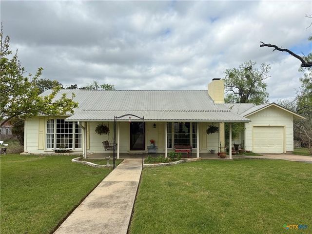 408 S  Porter St, Lampasas, TX 76550