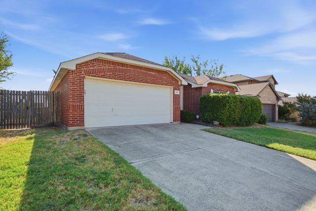 4816 Barnhill Ln, Fort Worth, TX 76135