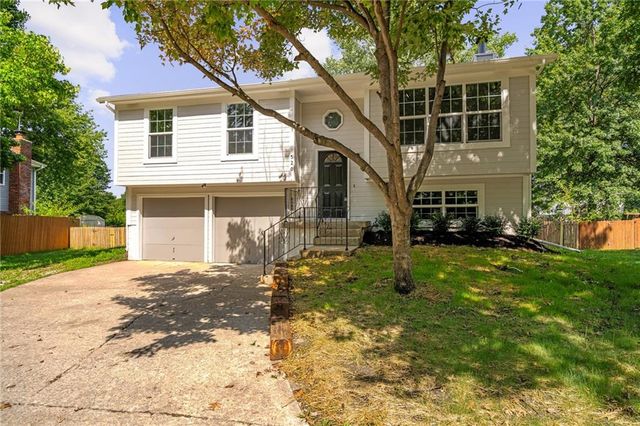 520 N  Cedar St, Gardner, KS 66030