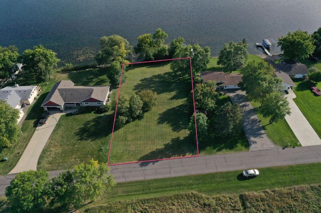 1245 137th Ave NW, Spicer, MN 56288