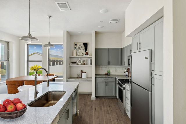 2381 W  Main St #13-13302, Midlothian, TX 76065