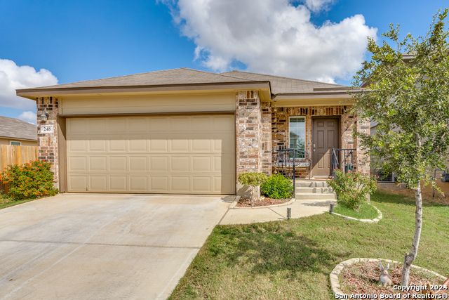 248 Middle Green Loop, Floresville, TX 78114