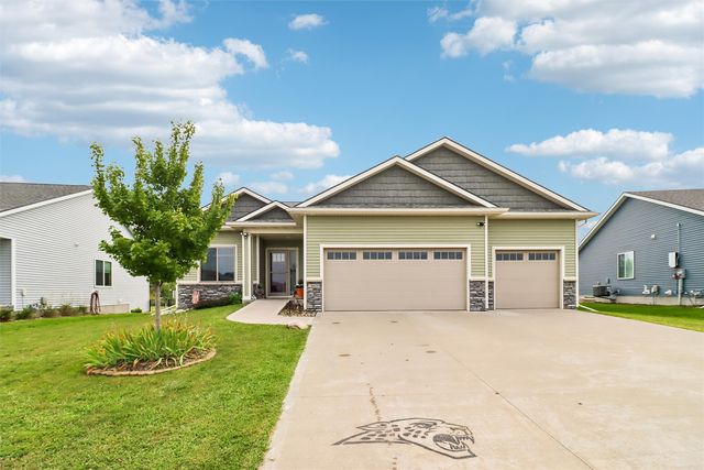 2609 NW 21st St, Ankeny, IA 50023