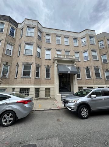 87 Gordon St #8, Brighton, MA 02135