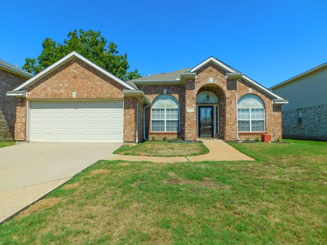 8313 Montecito Dr, Denton, TX 76210