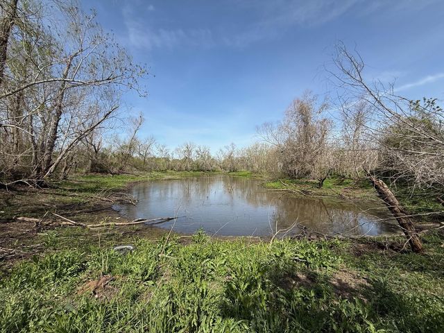 County Road 613, Angleton, TX 77515