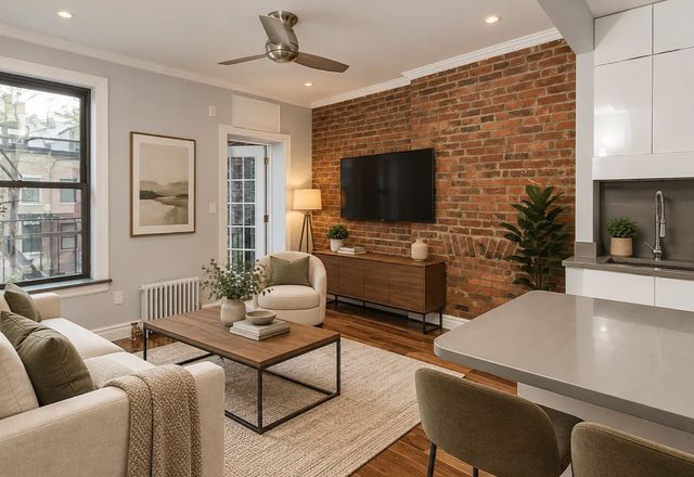 350 W  21st St #5A, New York, NY 10011