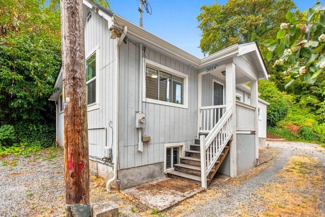 3014 SW Harbor Ln, Seattle, WA 98126