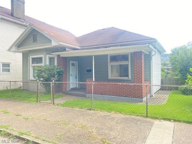 808 N  6th Ave, Steubenville, OH 43952