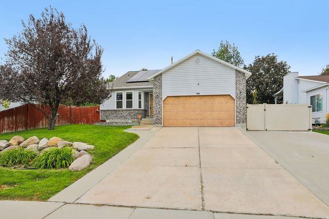 6902 S  Clernates Dr, West Jordan, UT 84081