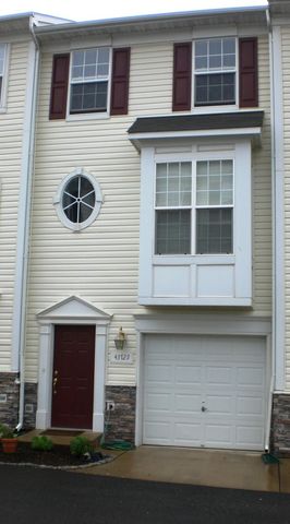 43723 Clear Lake Sq, Ashburn, VA 20147