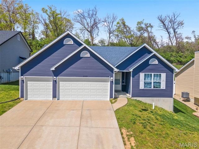 1109 Foxwood Estates Dr, Arnold, MO 63010