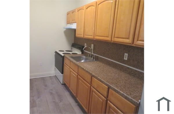 1515 W  York St, Philadelphia, PA 19132
