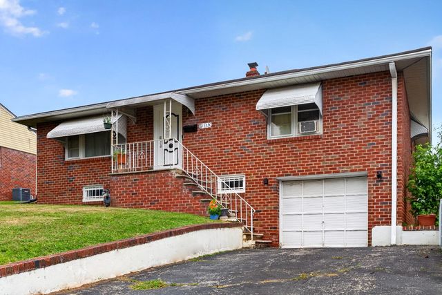 908 New Hope St, Norristown, PA 19401