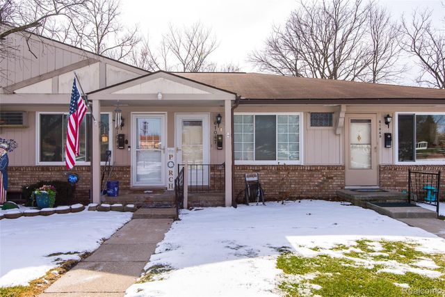 61227 Heritage Blvd, Lyon, MI 48178